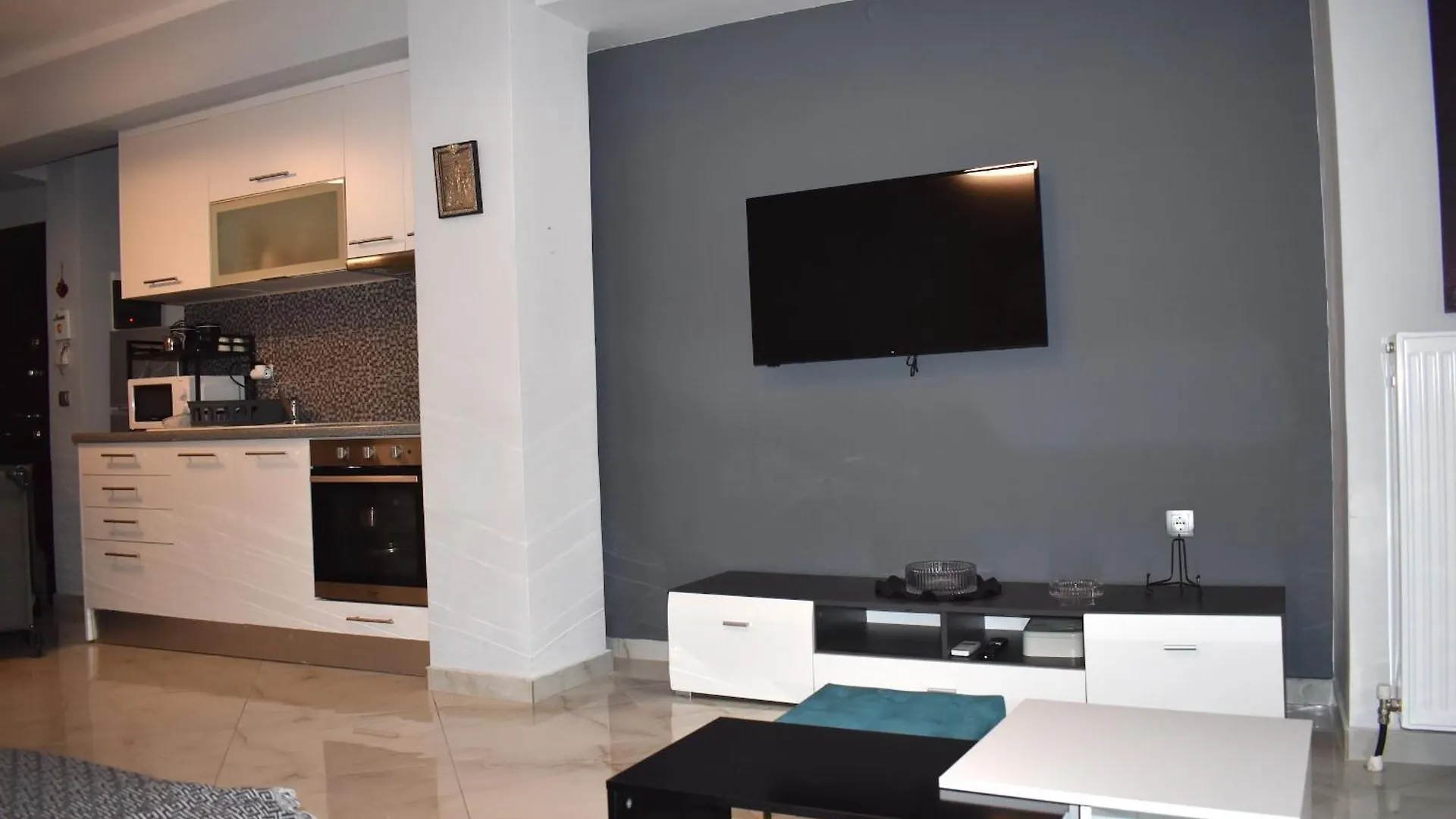 Mavrikios Luxury Apartment Nea Kallikrateia